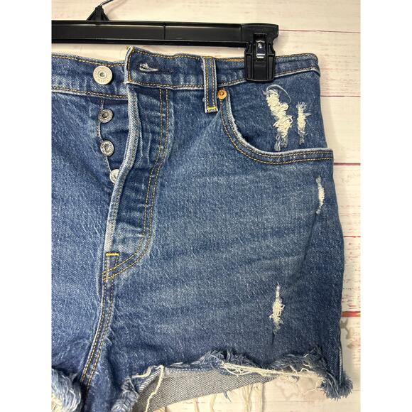 Levi's Distressed Button Fly Ribcage Shorts | Women's Size 31 - Picture 2 of 6